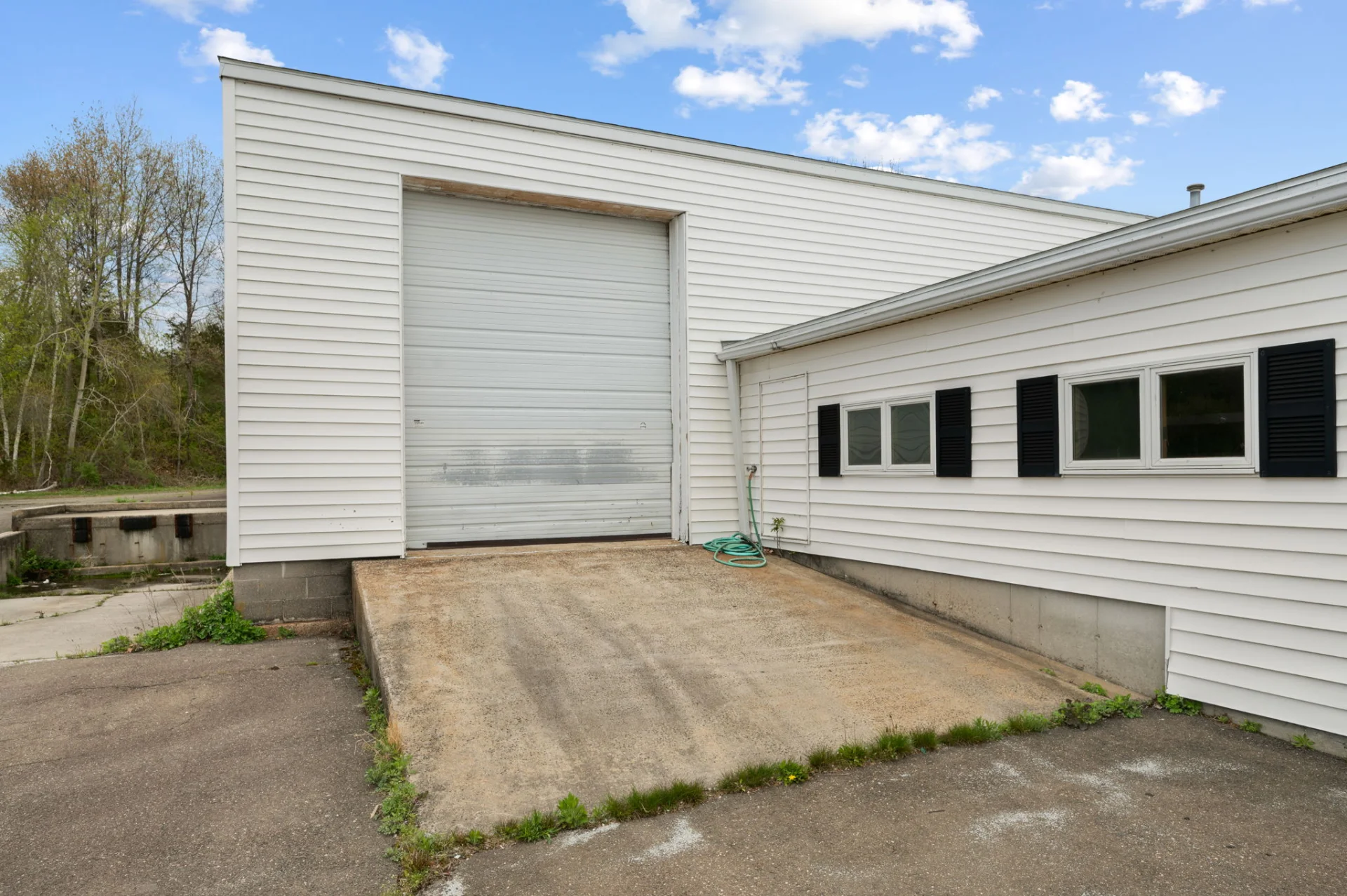 11 Web Or Mls 16 E Industrial Rd 57.webp